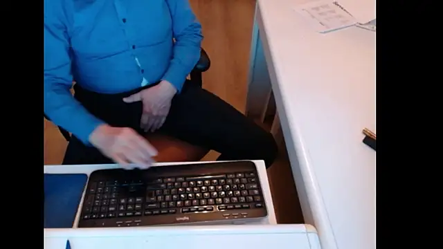 dutchpornking online show from April 16, 2026, 6:08 pm