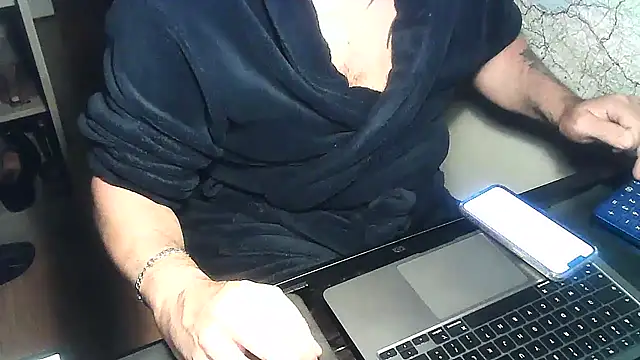 DUDURAxh online show from November 3, 2025, 7:39 pm