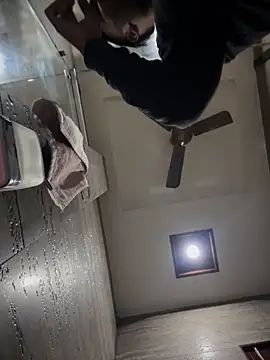 Snapshot of luciferdxm5 chatting on December 5, 2025, 3:05 am luciferdxm5 online show from December 5, 2025, 3:05 am