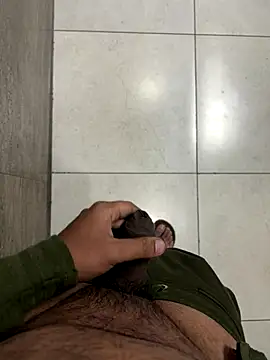 Snapshot of luciferdxm5 chatting on December 7, 2024, 4:26 am luciferdxm5 online show from December 7, 2024, 4:26 am