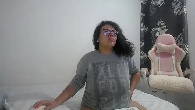 mabigomez00 online show from December 18, 2025, 9:36 am