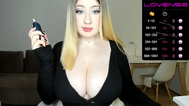 hazejena online show from January 15, 2025, 6:50 pm