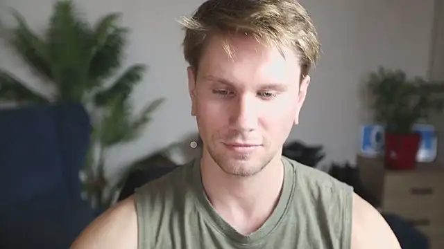 kevin-park online show from December 1, 2025, 6:42 pm