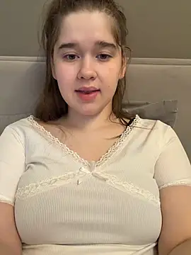 HornyGirlH online show from May 18, 2026, 1:50 am