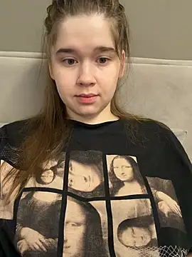 HornyGirlH online show from March 26, 2026, 5:17 am