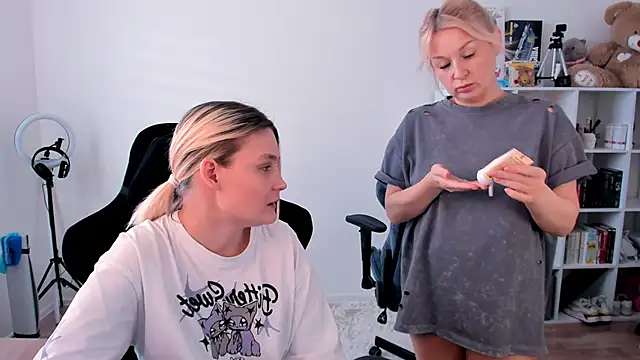 hotblonds online show from February 6, 2026, 11:50 am