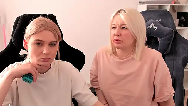 hotblonds online show from March 7, 2025, 2:01 pm