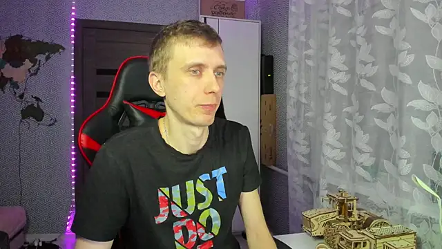 alex13ho online show from March 11, 2025, 6:08 pm