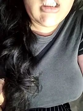 Annerae online show from October 25, 2025, 4:07 pm