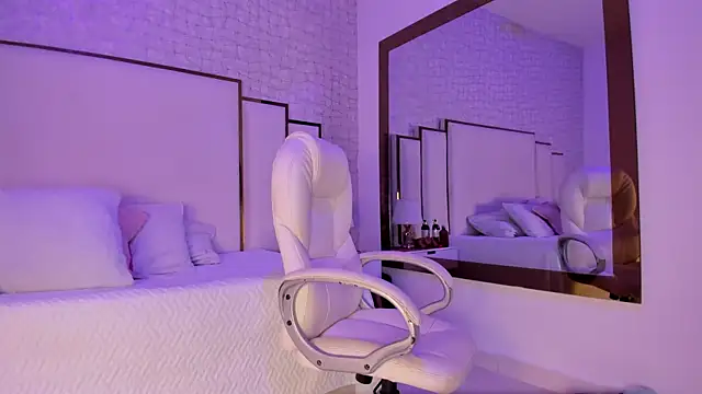 Meghan stonne  online show from September 11, 2025, 7:25 pm