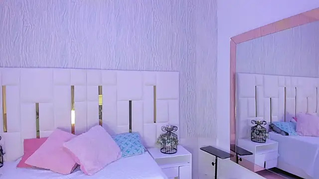 Meghan stonne  online show from October 5, 2025, 7:04 pm