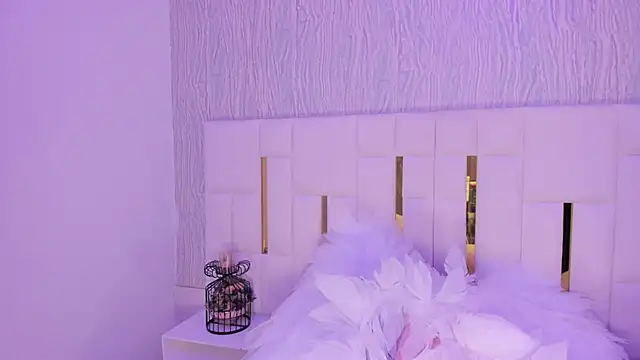 Meghan stonne  online show from October 24, 2025, 7:02 pm