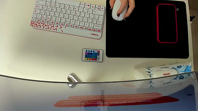 EffieMinki online show from March 3, 2026, 9:00 pm