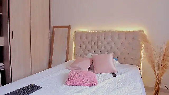 mariam hill online show from September 21, 2025, 3:39 pm