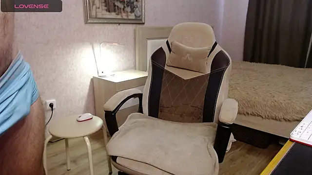 Toress1 online show from October 12, 2025, 11:44 am