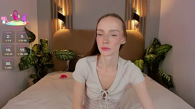 Kira Quinn online show from November 10, 2025, 6:51 am