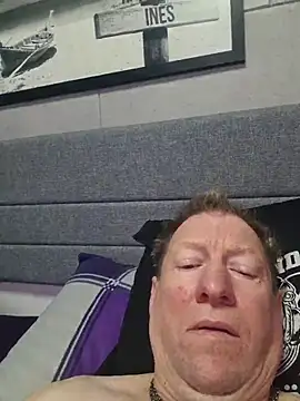 tomtom111111 online show from November 2, 2025, 3:06 pm