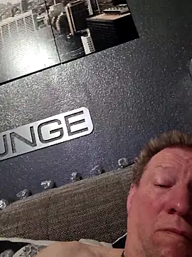 tomtom111111 online show from March 23, 2026, 9:36 pm