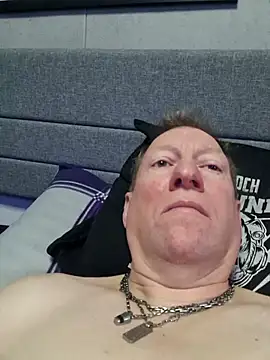 tomtom111111 online show from November 1, 2025, 1:05 pm