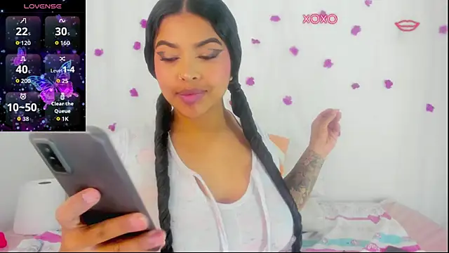 moana taylor online show from November 17, 2025, 1:59 pm