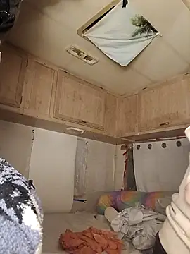 khloebanques online show from February 17, 2026, 1:41 pm