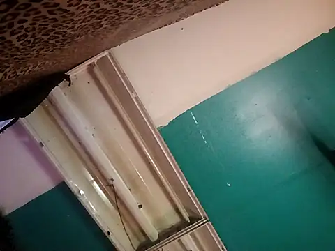 khloebanques online show from March 17, 2026, 11:57 am