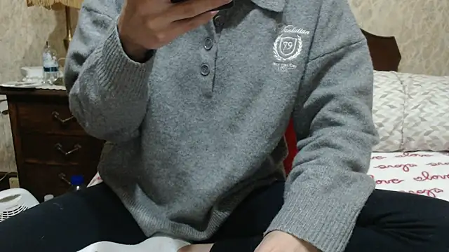 fabiolagg online show from April 15, 2026, 6:19 am