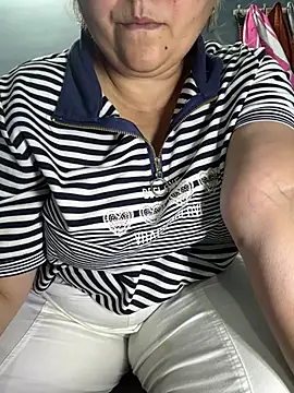 Snapshot of Preet_Kaur_69 chatting on May 6, 2026, 6:23 pm Preet Kaur 69 online show from May 6, 2026, 6:23 pm