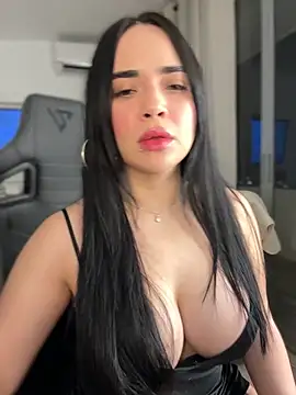 Snapshot of GeorginaJones chatting on March 19, 2025, 12:59 am GeorginaJones online show from March 19, 2025, 12:59 am