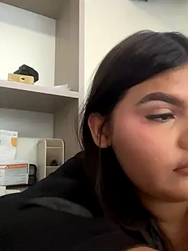 Lia sexx online show from November 15, 2025, 8:02 pm