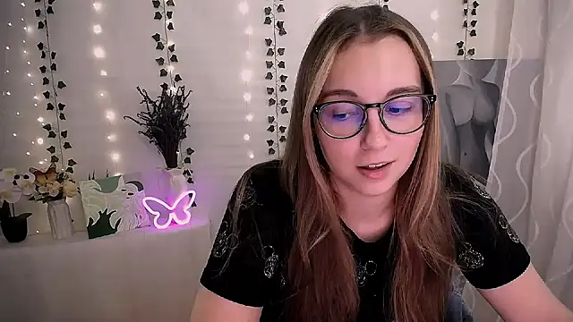 Snapshot of SweetPrincess_ chatting on September 24, 2025, 9:05 am SweetPrincess online show from September 24, 2025, 9:05 am