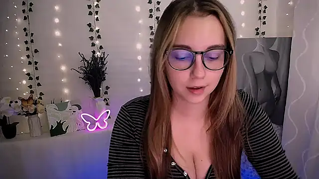 Snapshot of SweetPrincess_ chatting on September 29, 2025, 5:47 am SweetPrincess online show from September 29, 2025, 5:47 am