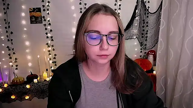 Snapshot of SweetPrincess_ chatting on October 27, 2025, 6:47 am SweetPrincess online show from October 27, 2025, 6:47 am