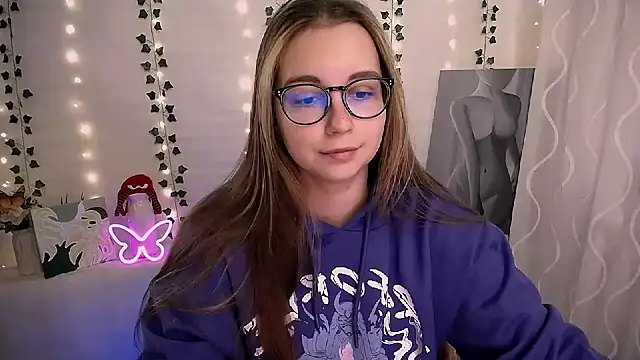 Snapshot of SweetPrincess_ chatting on October 15, 2025, 5:28 am SweetPrincess online show from October 15, 2025, 5:28 am