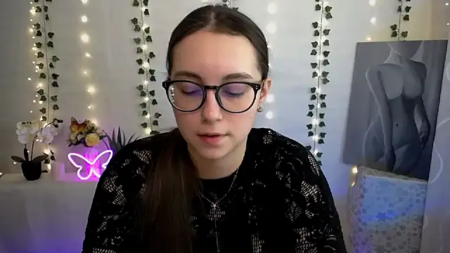 Snapshot of SweetPrincess_ chatting on March 21, 2025, 10:28 am SweetPrincess online show from March 21, 2025, 10:28 am
