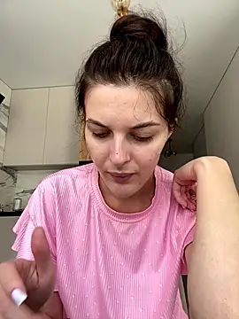 little belucci online show from September 14, 2025, 11:10 am