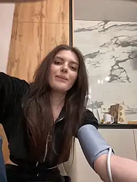 little belucci online show from March 5, 2025, 8:10 pm