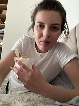 little belucci online show from July 5, 2026, 2:46 pm