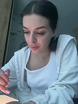 little belucci online show from February 17, 2026, 3:42 pm