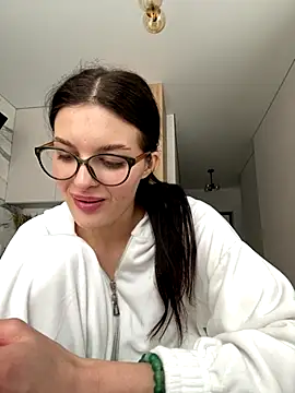 little belucci online show from January 8, 2026, 12:00 pm