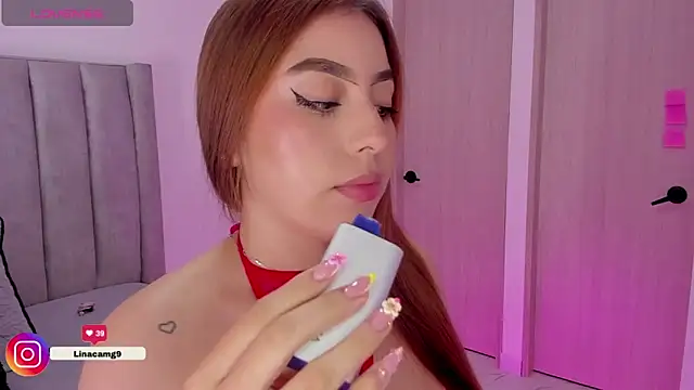 Snapshot of MaddyyLennon chatting on February 4, 2026, 4:18 am MaddyyLennon online show from February 4, 2026, 4:18 am