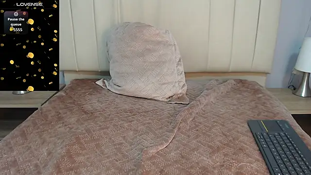 amy le01 online show from November 15, 2025, 3:16 pm