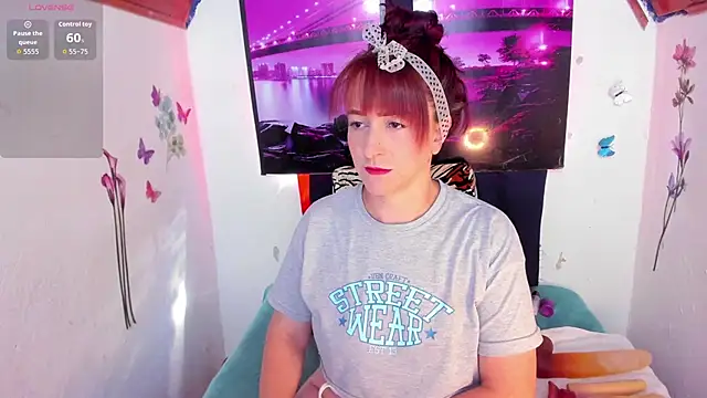 Hannaa32 online show from October 2, 2025, 7:50 pm