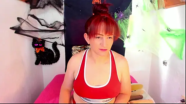 Hannaa32 online show from October 21, 2025, 7:02 pm