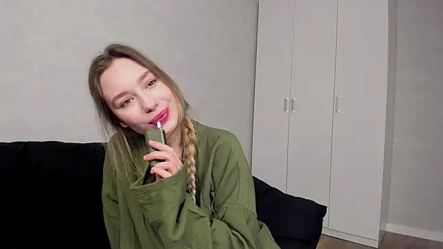 mary shiota online show from December 1, 2025, 8:37 am