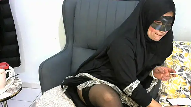 insatiableeee online show from February 6, 2025, 8:34 pm