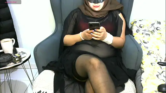 insatiableeee online show from February 9, 2025, 8:34 pm