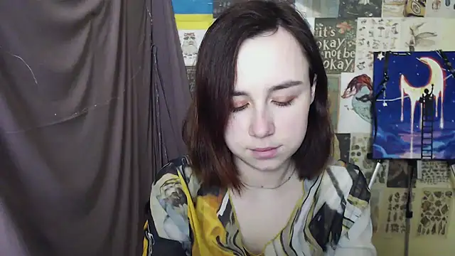 Snapshot of VeryVeryVeryShy_ chatting on March 5, 2025, 6:44 am VeryVeryVeryShy online show from March 5, 2025, 6:44 am