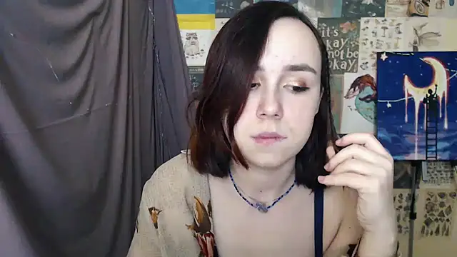 Snapshot of VeryVeryVeryShy_ chatting on February 9, 2025, 1:35 pm VeryVeryVeryShy online show from February 9, 2025, 1:35 pm