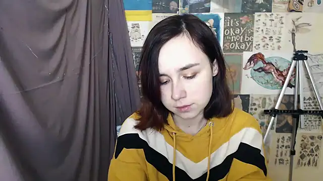 Snapshot of VeryVeryVeryShy_ chatting on February 7, 2025, 6:45 am VeryVeryVeryShy online show from February 7, 2025, 6:45 am